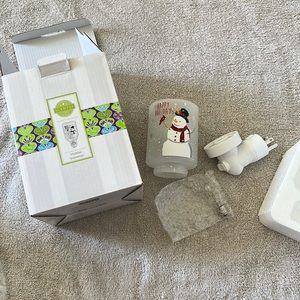 Scentsy wall wax warmer